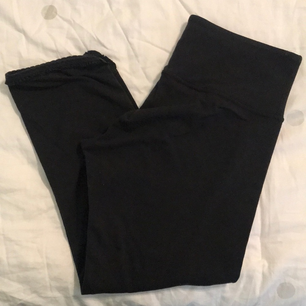 Lululemon Yoga Pants with Scallops!